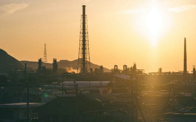 🛢 Update: Brent auf Kriegshoch über 117 Dollar – USA verkleinern vier Nahost-Botschaften