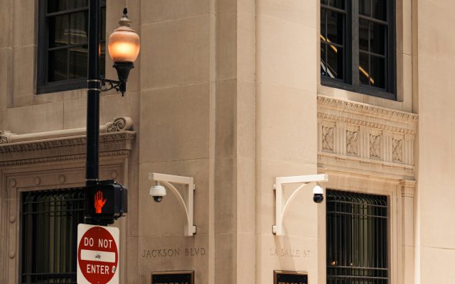 🏦 Fed hält Leitzins bei 3,75–4 % – zwei Gegenstimmen für Zinserhöhung