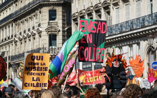 🇫🇷 Update: 410.000 bei Protesten in Frankreich – Krawalle in Paris und Lyon