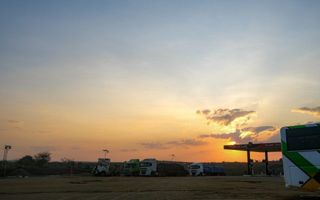 🚛 Italien: Lkw-Blockaden legen den Süden lahm – Flughäfen in Kalabrien ohne Kerosin